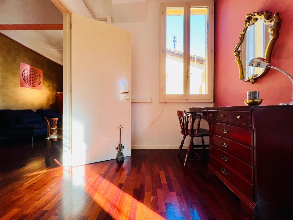 House Of Chariot - In The Heart Of Bologna Apartment Bagian luar foto