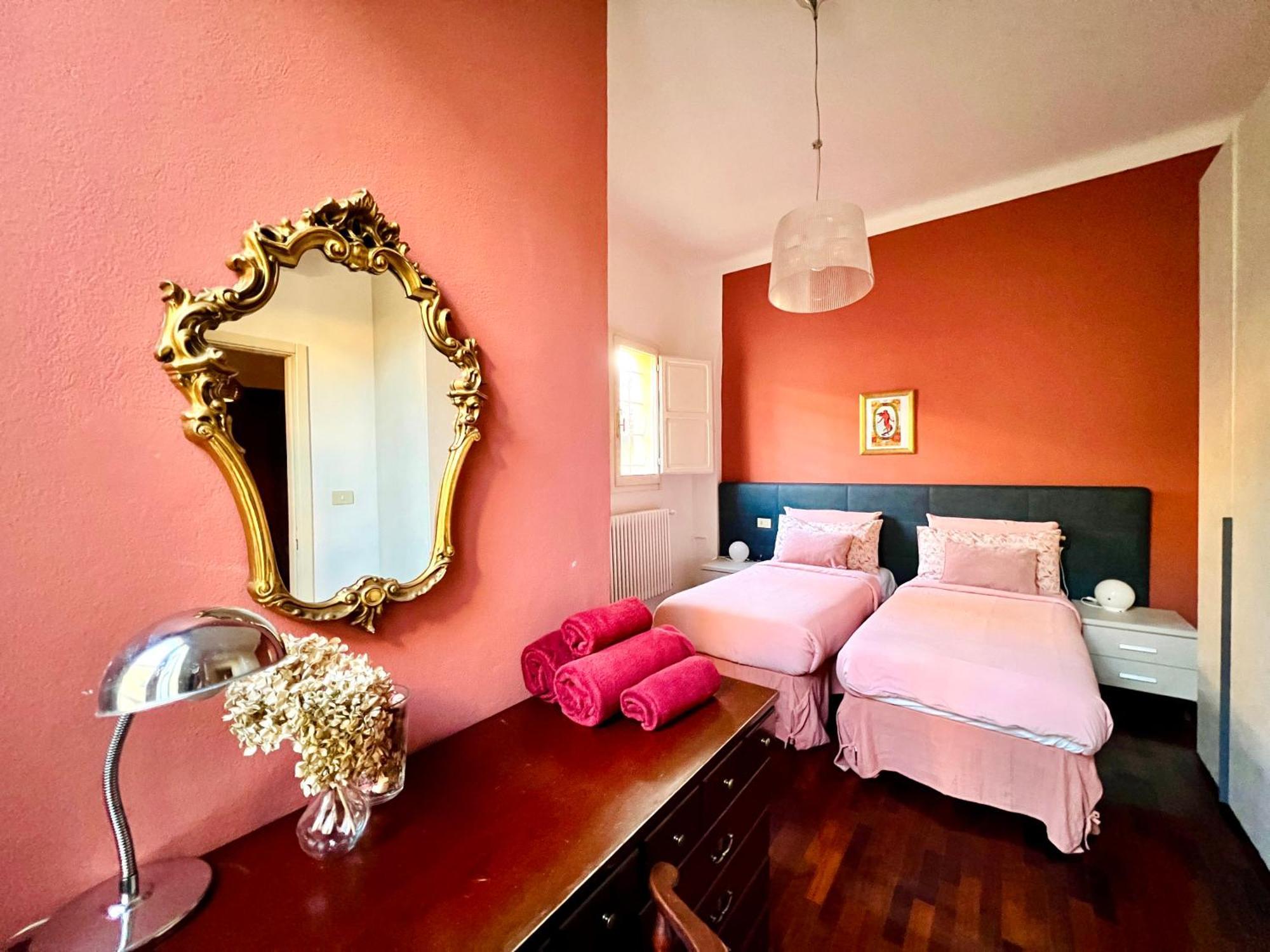 House Of Chariot - In The Heart Of Bologna Apartment Bagian luar foto